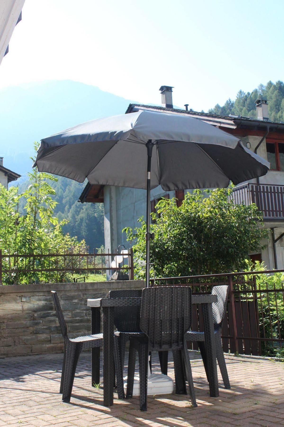 Lanterna Apartments Chiesa in Valmalenco Exterior foto